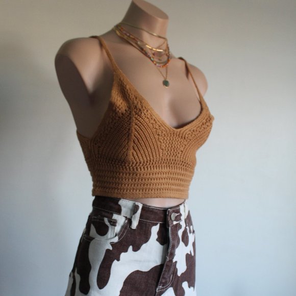 🚨LAST ONE// Peanut butter Crochet top - Picture 4 of 11